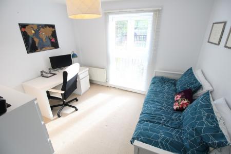 2 bedroom Flat to let in 3 Larch Close, Cressington, Liverpool, L19