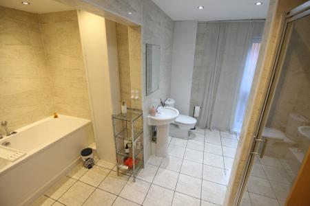 2 bedroom Flat to let in 3 Larch Close, Cressington, Liverpool, L19