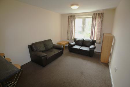 2 bedroom Flat to let in Crown Station Place, Edge Hill, Liverpool, L7