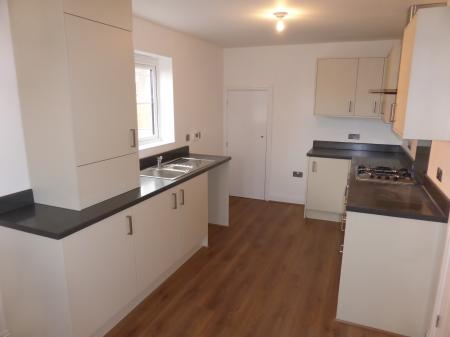 3 bedroom Semi-detached house to let in Ashton Close, Halewood, Liverpool, L25