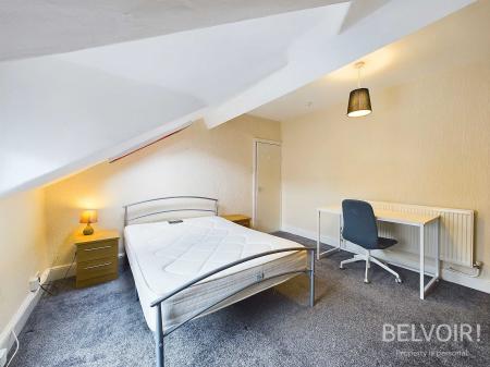 2 bedroom Flat to let in Pelham Grove, Aigburth, Liverpool, L17