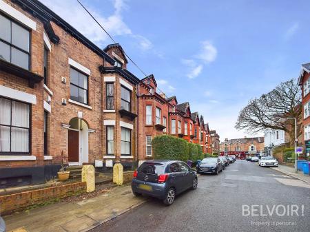 2 bedroom Flat to let in Pelham Grove, Aigburth, Liverpool, L17