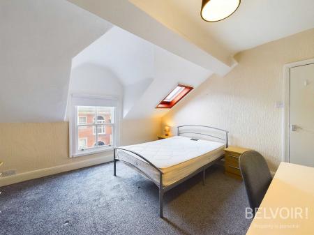 2 bedroom Flat to let in Pelham Grove, Aigburth, Liverpool, L17
