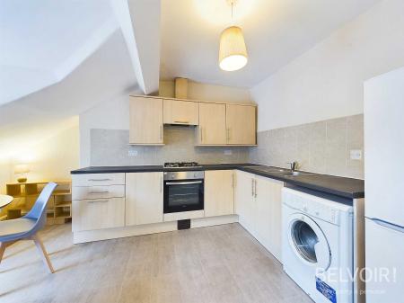 2 bedroom Flat to let in Pelham Grove, Aigburth, Liverpool, L17