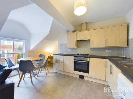 2 bedroom Flat to let in Pelham Grove, Aigburth, Liverpool, L17