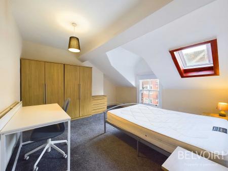 2 bedroom Flat to let in Pelham Grove, Aigburth, Liverpool, L17