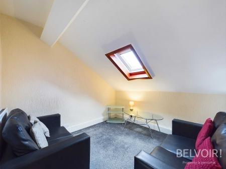 2 bedroom Flat to let in Pelham Grove, Aigburth, Liverpool, L17
