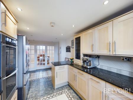 3 bedroom Flat to let in West Albert Road,, Aigburth, Liverpool, L17