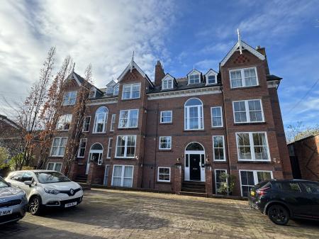 3 bedroom Flat to let in West Albert Road,, Aigburth, Liverpool, L17