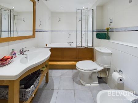 3 bedroom Flat to let in West Albert Road,, Aigburth, Liverpool, L17