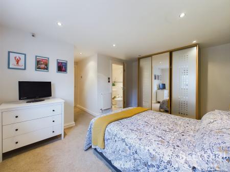 3 bedroom Flat to let in West Albert Road,, Aigburth, Liverpool, L17