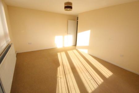 3 bedroom Flat to let in Croxteth Drive, Aigburth, Liverpool, L17