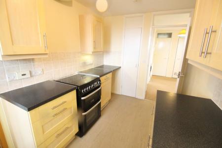3 bedroom Flat to let in Croxteth Drive, Aigburth, Liverpool, L17