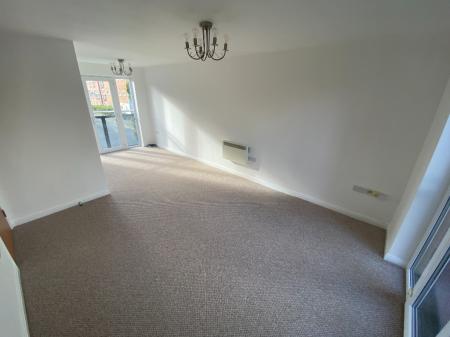 3 bedroom Flat to let in Addenbrooke Drive, Aigburth, Liverpool, L24