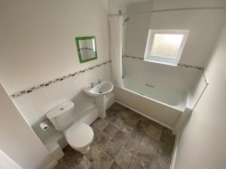 3 bedroom Flat to let in Addenbrooke Drive, Aigburth, Liverpool, L24