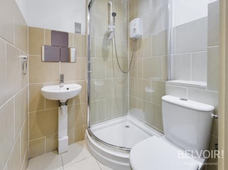 2 bedroom Flat to let in Lark Lane, Aigburth, Liverpool, L17