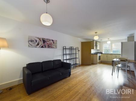 2 bedroom Flat to let in Lark Lane, Aigburth, Liverpool, L17