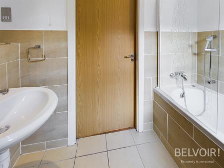 2 bedroom Flat to let in Lark Lane, Aigburth, Liverpool, L17