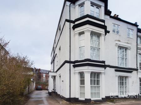 4 bedroom Flat to let in Parkfield Road, Aigburth, Liverpool, L17