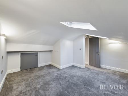4 bedroom Flat to let in Parkfield Road, Aigburth, Liverpool, L17