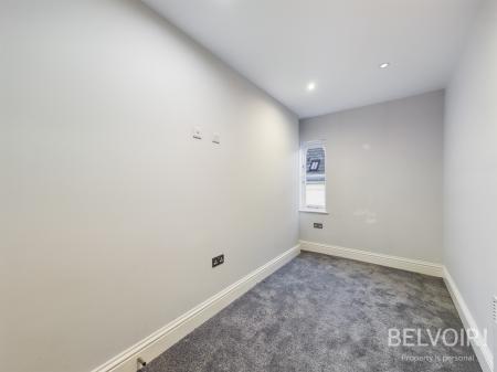 4 bedroom Flat to let in Parkfield Road, Aigburth, Liverpool, L17