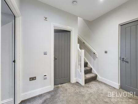 4 bedroom Flat to let in Parkfield Road, Aigburth, Liverpool, L17