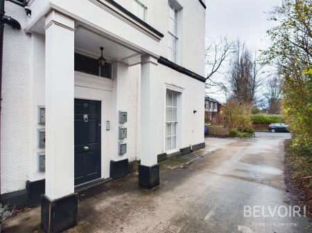 4 bedroom Flat to let in Parkfield Road, Aigburth, Liverpool, L17