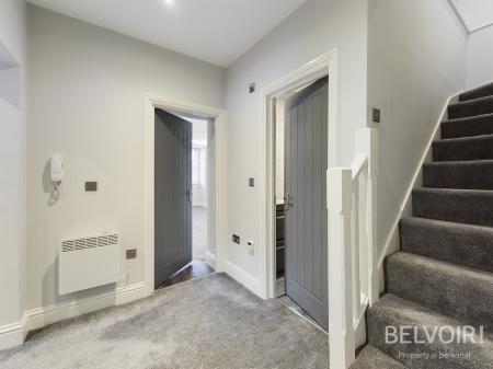 4 bedroom Flat to let in Parkfield Road, Aigburth, Liverpool, L17