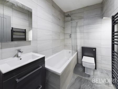 4 bedroom Flat to let in Parkfield Road, Aigburth, Liverpool, L17