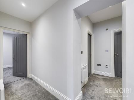 4 bedroom Flat to let in Parkfield Road, Aigburth, Liverpool, L17