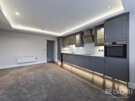 4 bedroom Flat to let in Parkfield Road, Aigburth, Liverpool, L17