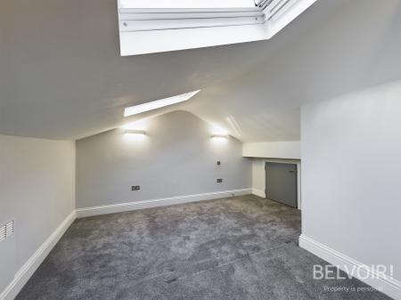 4 bedroom Flat to let in Parkfield Road, Aigburth, Liverpool, L17