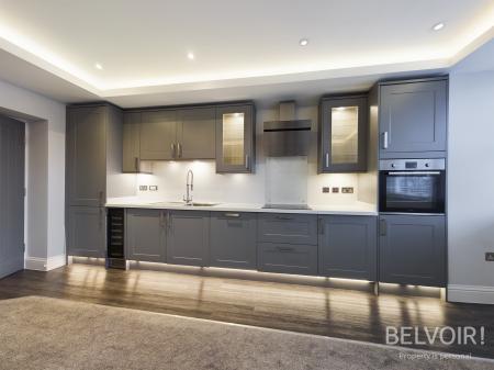 4 bedroom Flat to let in Parkfield Road, Aigburth, Liverpool, L17