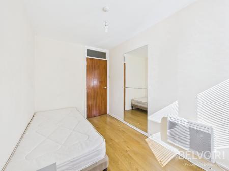 2 bedroom Flat to let in Minster Court, City Centre, Liverpool, L7