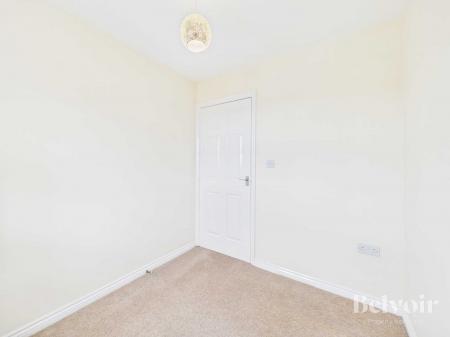 2 bedroom Flat to let in Carina Court, Aigburth, Liverpool, L17