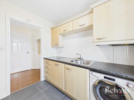 2 bedroom Flat to let in Carina Court, Aigburth, Liverpool, L17