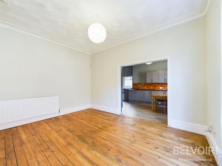 4 bedroom Semi-detached house to let in Salisbury Road, Wavertree, Liverpool, L15