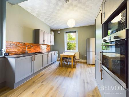 4 bedroom Semi-detached house to let in Salisbury Road, Wavertree, Liverpool, L15