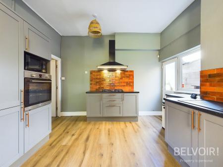 4 bedroom Semi-detached house to let in Salisbury Road, Wavertree, Liverpool, L15
