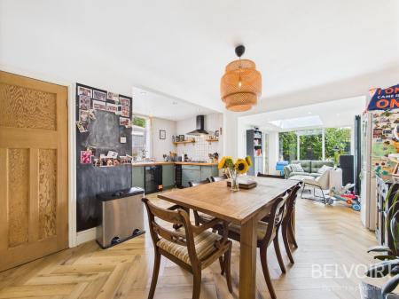 3 bedroom Semi-detached house to let in Dundonald Road, Aigburth, Liverpool, L17