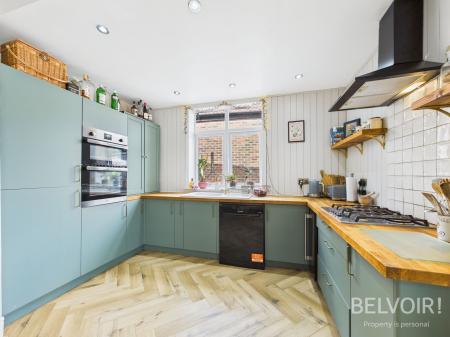 3 bedroom Semi-detached house to let in Dundonald Road, Aigburth, Liverpool, L17
