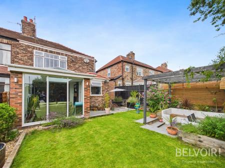 3 bedroom Semi-detached house to let in Dundonald Road, Aigburth, Liverpool, L17