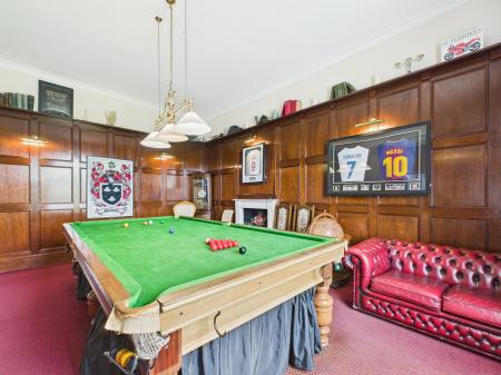 9 bedroom Semi-detached house for sale in 166 Orrell Road, Orrell, Wigan, WN5