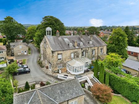 9 bedroom Semi-detached house for sale in 166 Orrell Road, Orrell, Wigan, WN5