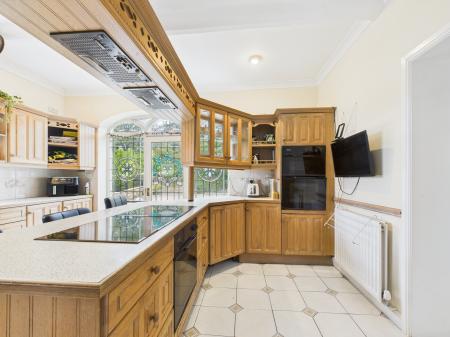 9 bedroom Semi-detached house for sale in 166 Orrell Road, Orrell, Wigan, WN5