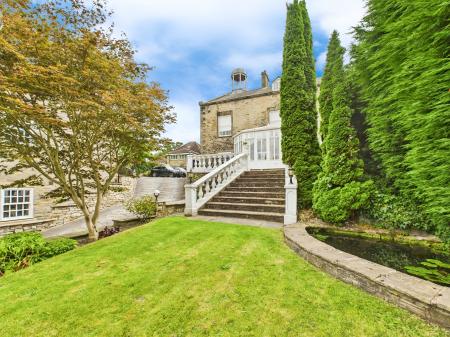 9 bedroom Semi-detached house for sale in 166 Orrell Road, Orrell, Wigan, WN5