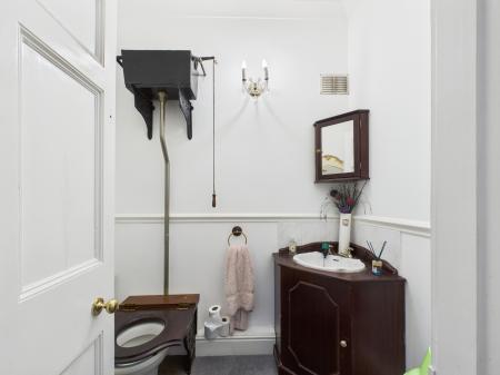 9 bedroom Semi-detached house for sale in 166 Orrell Road, Orrell, Wigan, WN5