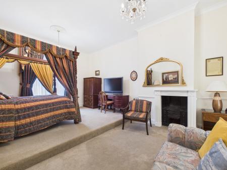 9 bedroom Semi-detached house for sale in 166 Orrell Road, Orrell, Wigan, WN5