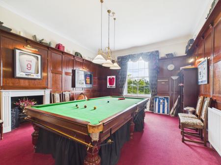 9 bedroom Semi-detached house for sale in 166 Orrell Road, Orrell, Wigan, WN5