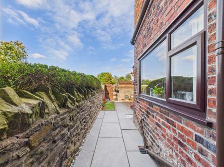 2 bedroom Terraced House for sale in Garswood Road, Ashton-In-Makerfield, WN4